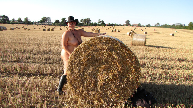 Ganz **** im Kornfeld......
