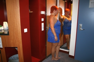 Posing in Blau......