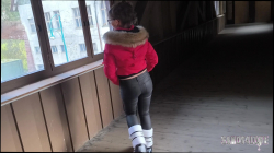 Lederhose+Moonboots+Superdry Winterjacke