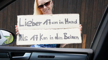 Outdoor Spermapussy! Perverses Angebot für Mitfahrgelegenheit!